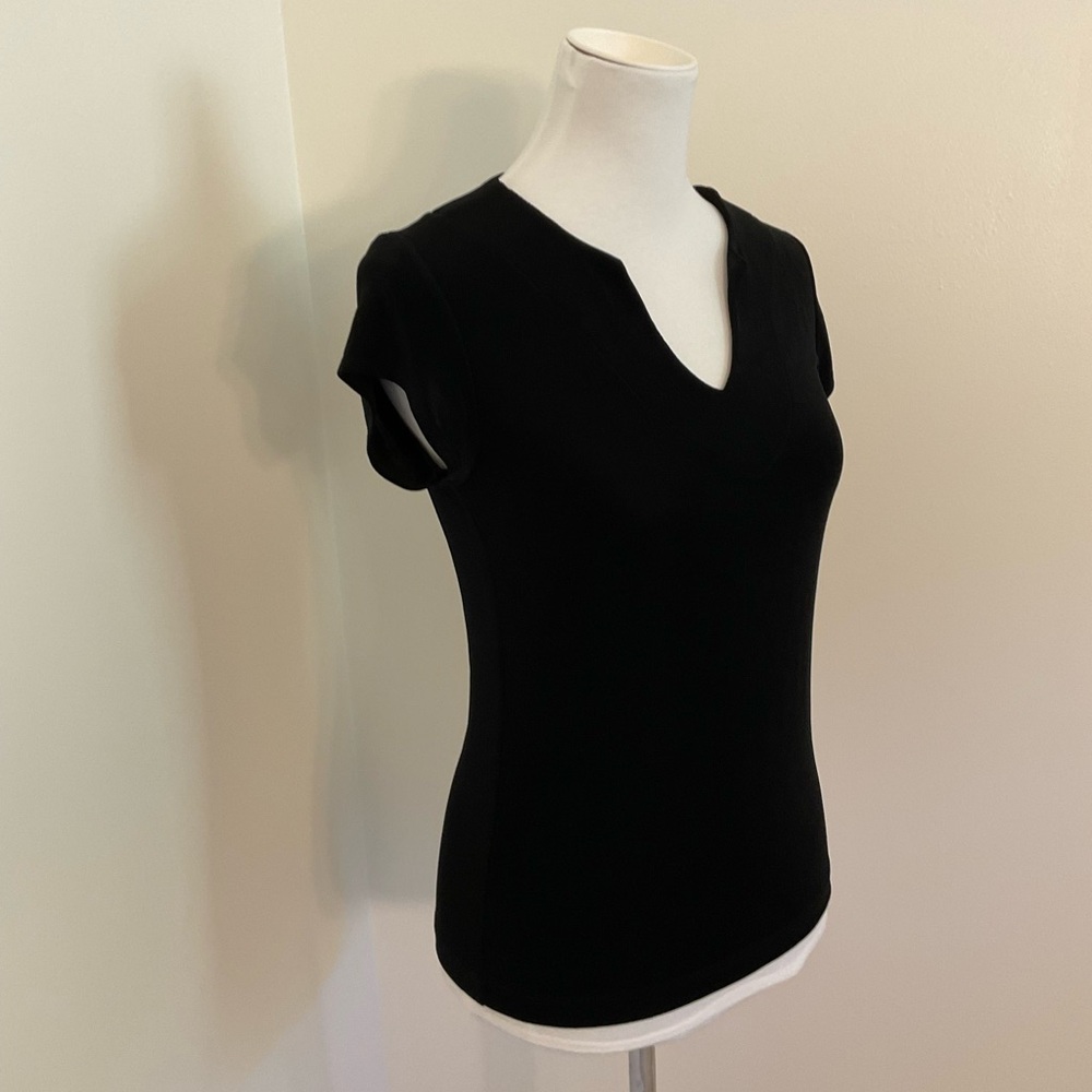 Chico's Travelers Elegant Black Short Sleeve Tee - Picture 3 of 6